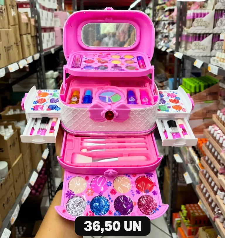Maleta de maquiagem rosa — R$36,50 por unidade